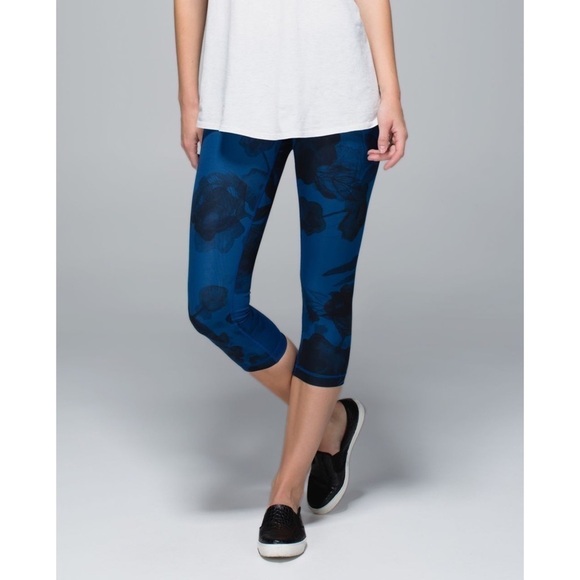 Lululemon Run Inspire II Crop Jumbo Inky Floral - Picture 1 of 11